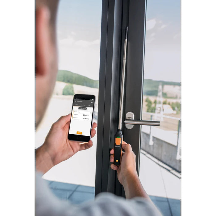 Testo 405i ile pencere çevresinde hava akışı ölçümü ve telefon üzerinden değer takibi